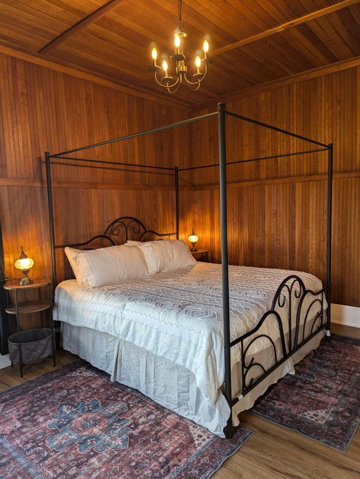 Woodside Farm Country Inn Sooke Bagian luar foto