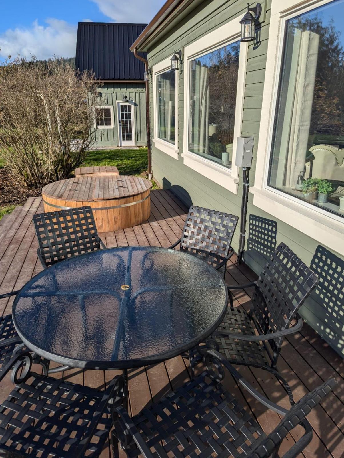Woodside Farm Country Inn Sooke Bagian luar foto
