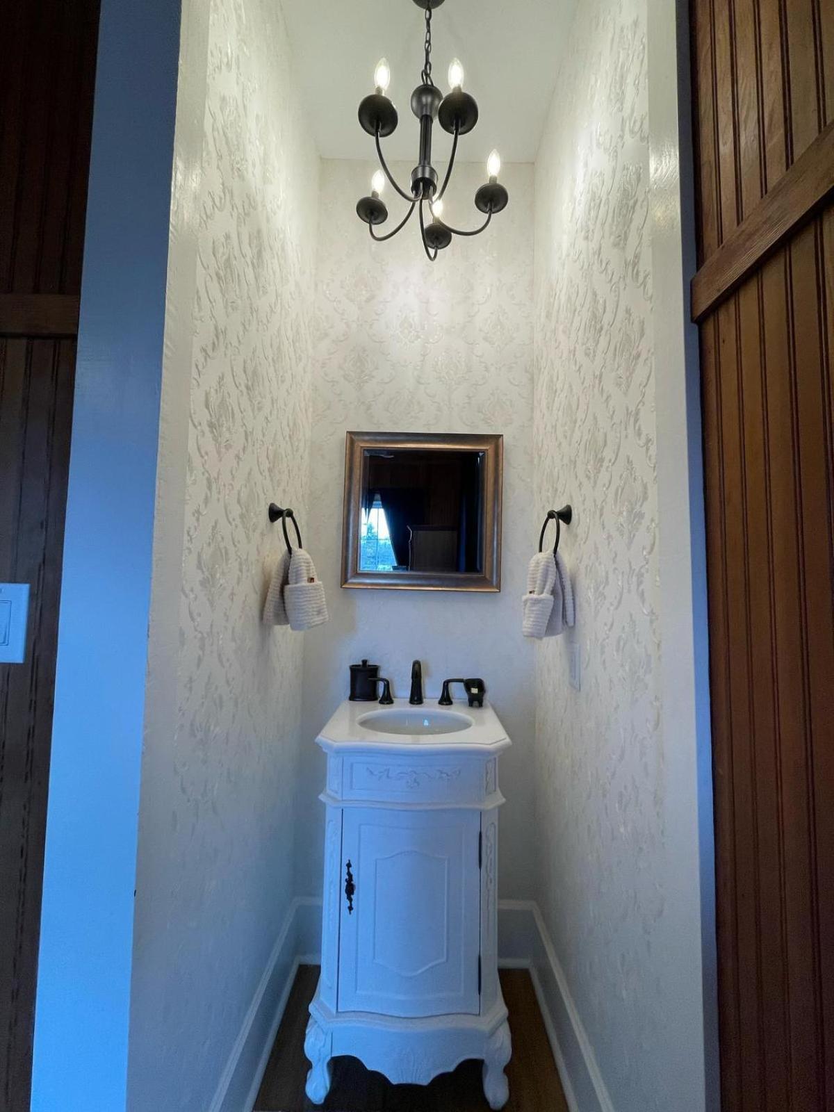 Woodside Farm Country Inn Sooke Bagian luar foto