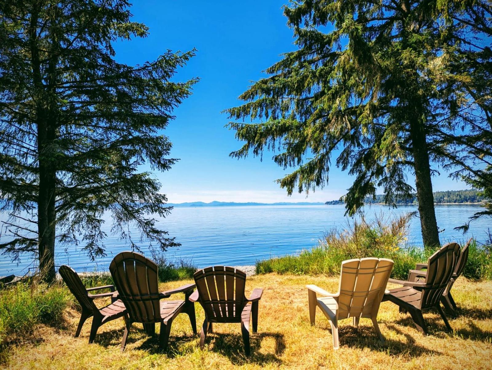 Woodside Farm Country Inn Sooke Bagian luar foto