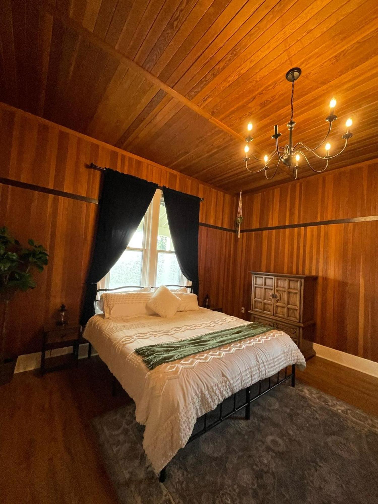 Woodside Farm Country Inn Sooke Bagian luar foto